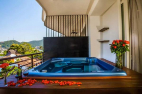 Luxury Pinnacle with jacuzzi